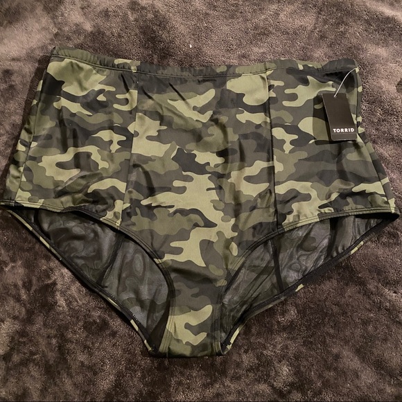 TORRID NWT CAMO WIRELESS LATTICE BIKINI - Picture 8 of 8